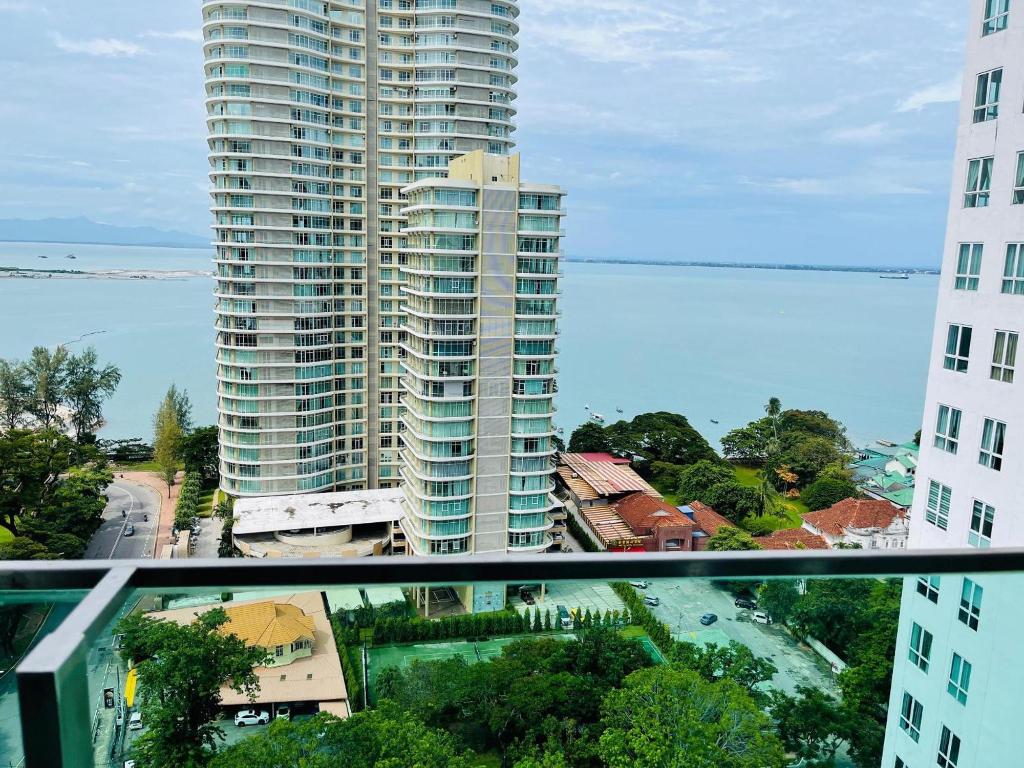 Hejmo Suites George Town Exteriör bild